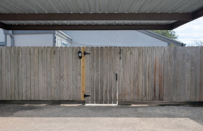 Building Photo - 5815 Village Forest Ct