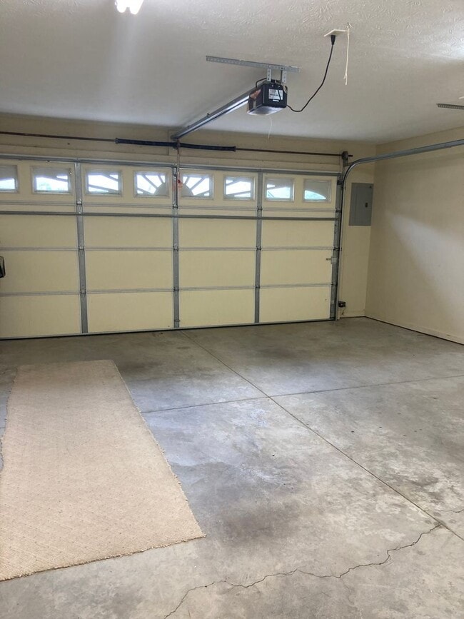 Building Photo - 106 Walnut Trace Cir
