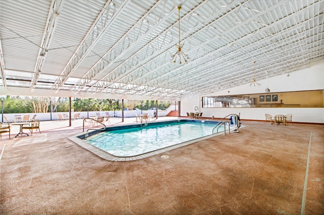 Building Photo - 2032 NE Evangeline Thruway