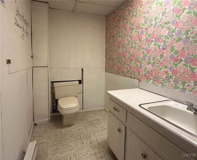 Building Photo - 821 Floyd Ave