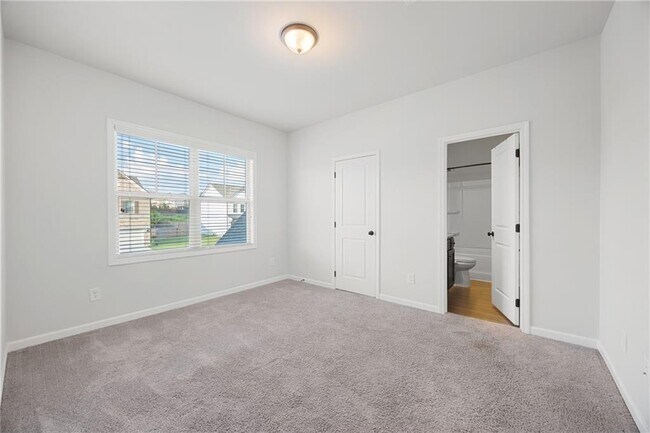 Building Photo - 130 Logan Pass Dr