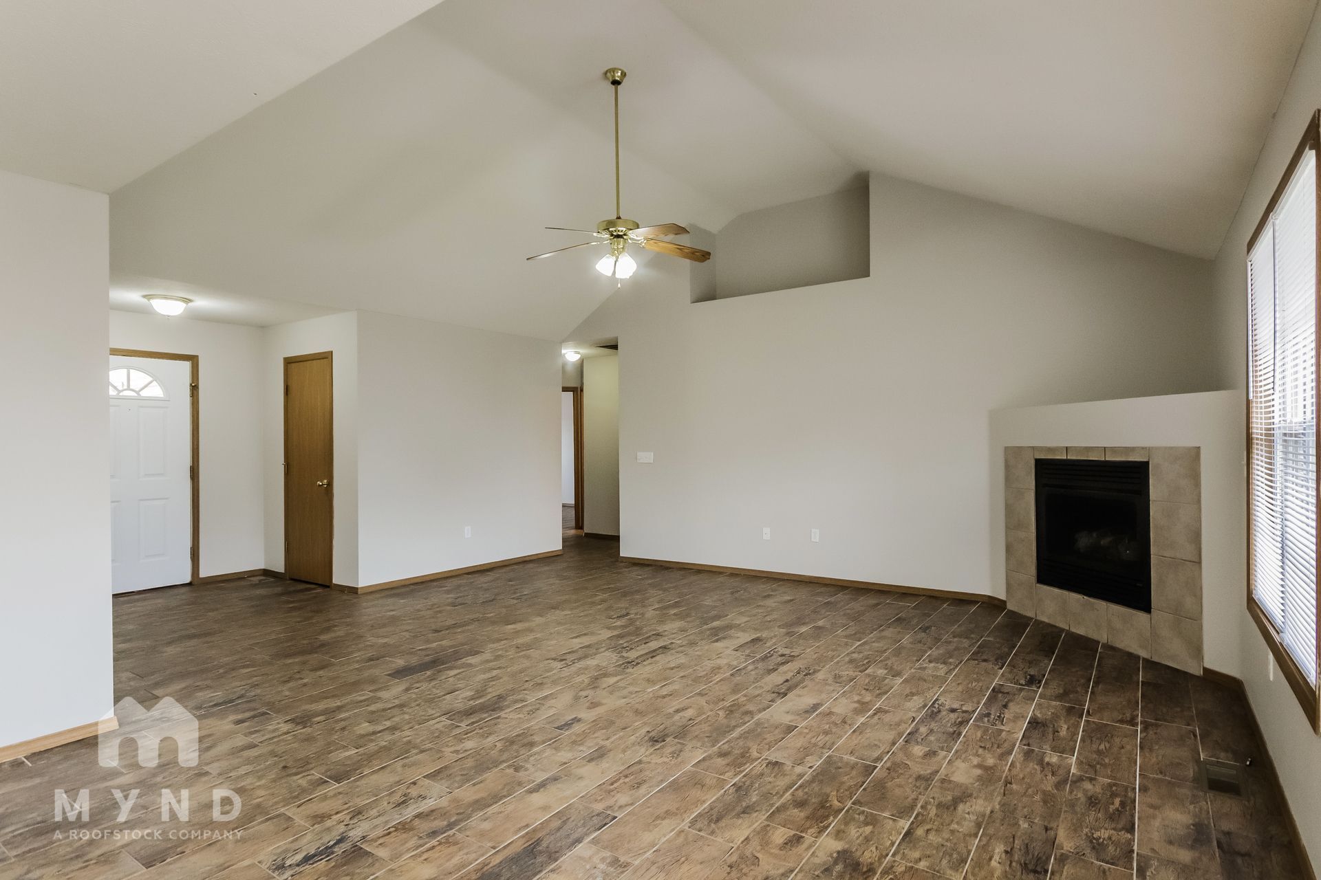 Building Photo - 418 N Century Ave