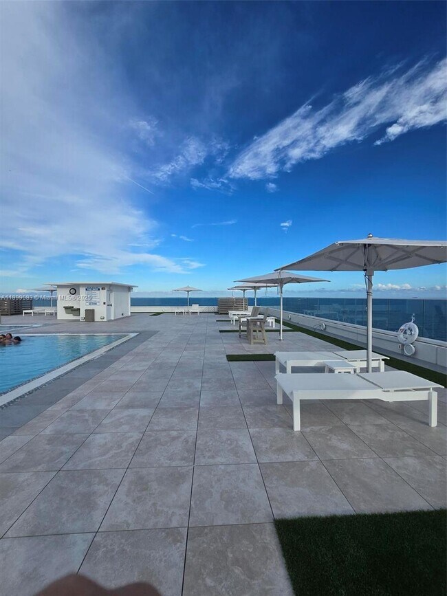 Building Photo - 4020 Galt Ocean Dr