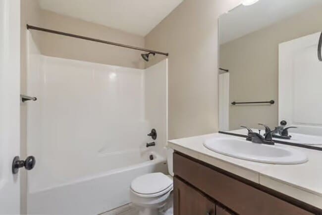 Building Photo - Beautiful Luxury Home. Great Location.