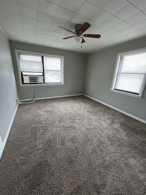 Building Photo - 126 E 13th St