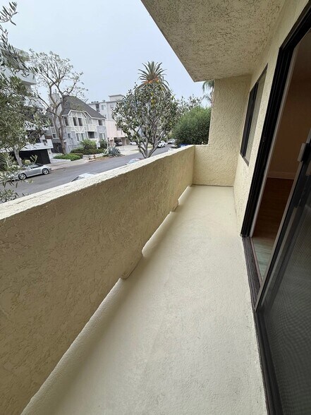 Building Photo - 1940 Malcolm Ave