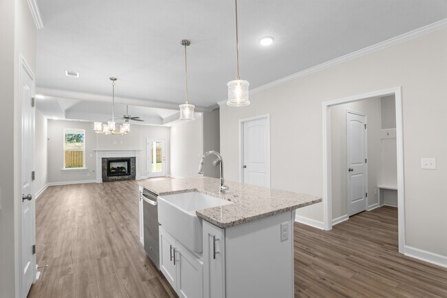 Building Photo - 8132-8132 Snelling Dr