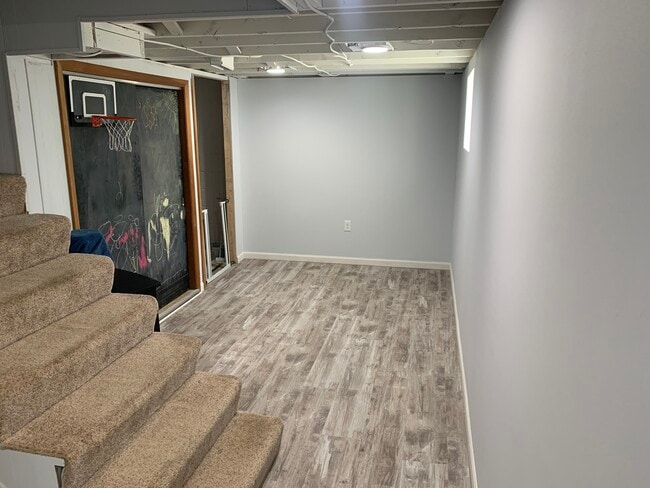 Building Photo - 3269 S 95th St