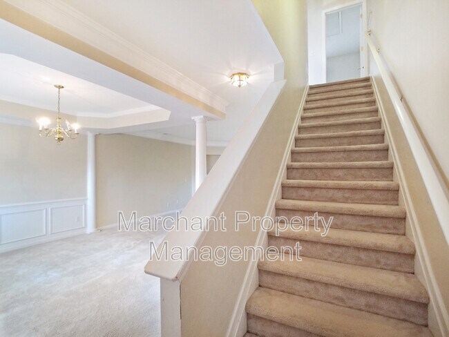 Building Photo - 27 Sunfield Ct