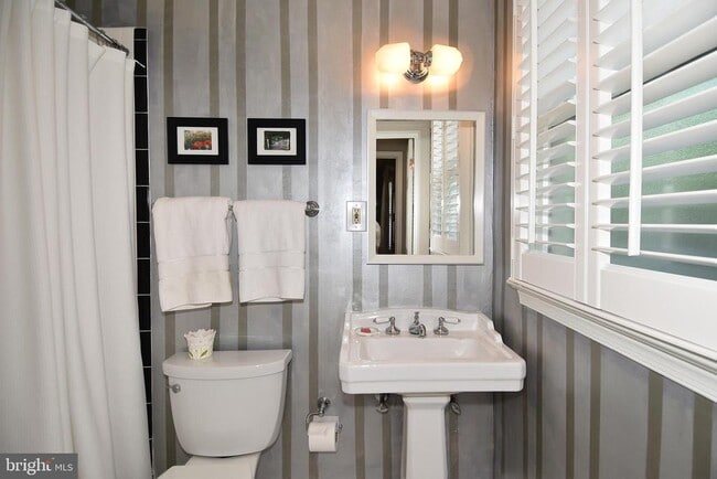 Building Photo - 4729 16th Rd N