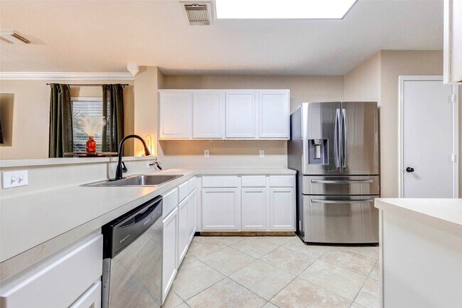 Building Photo - 822 Autumn Point Ln