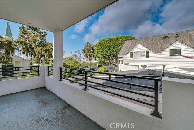 Building Photo - 608 Heliotrope Ave