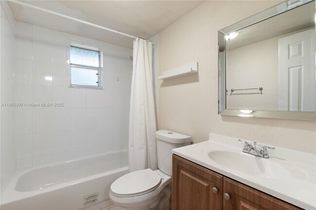 Building Photo - 8600 SW 109th Ave