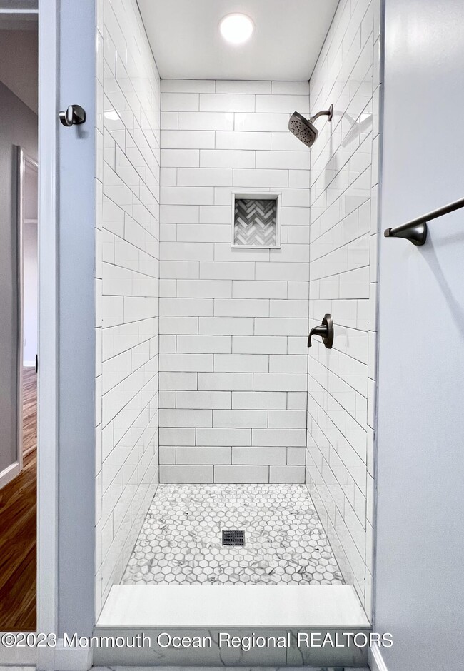 Building Photo - 159 Tanglewood Pl