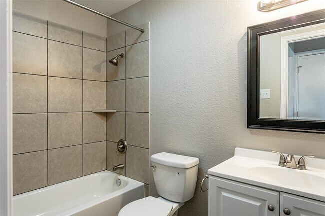 Building Photo - 10541 Cradlerock Dr