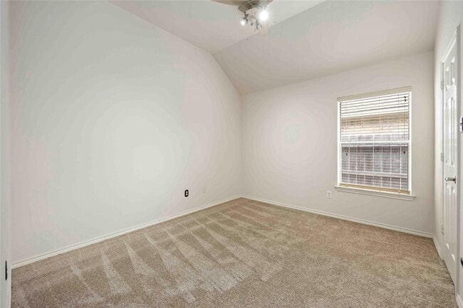 Building Photo - 2019 Shore Breeze Dr