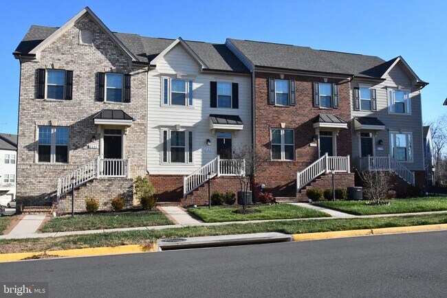 Building Photo - 2105 Hemlock Bay Rd