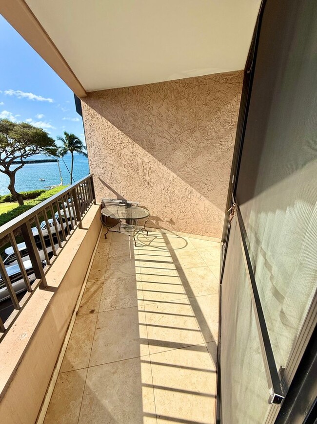 Building Photo - 20 Hauoli St