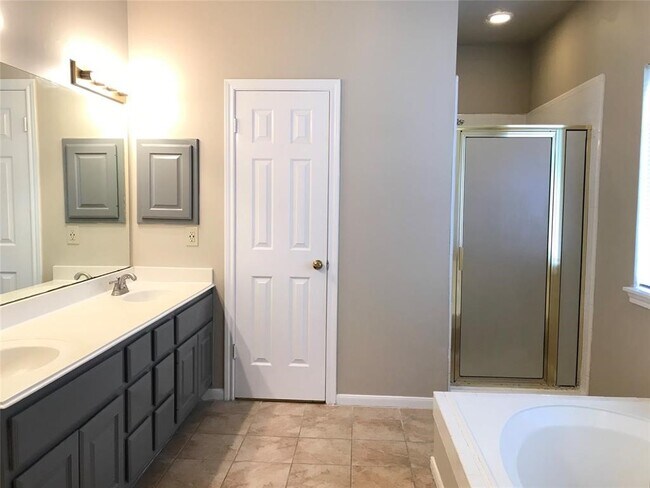 Building Photo - 835 Prairie Brook Ct