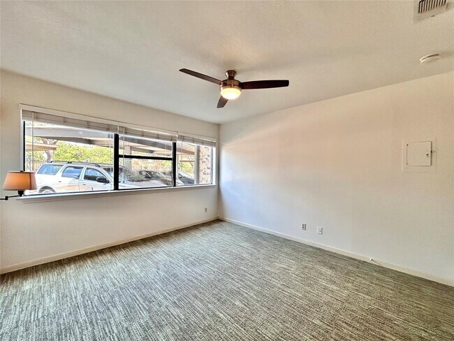 Building Photo - 8888 Tallwood Dr