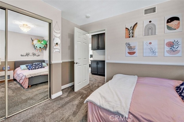 Building Photo - 7246 E La Cumbre Dr