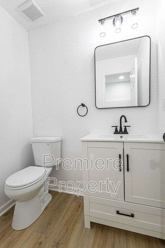 Building Photo - 17326 E Susquehanna Dr