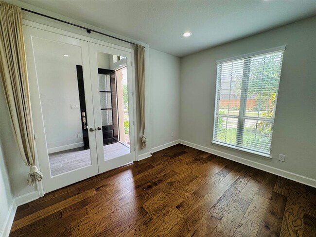 Building Photo - 26510 Star Blossom Ln