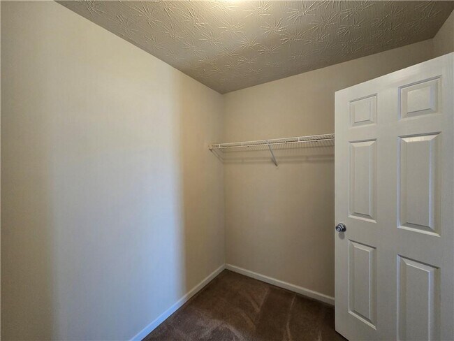 Building Photo - 5636 One Lake Way