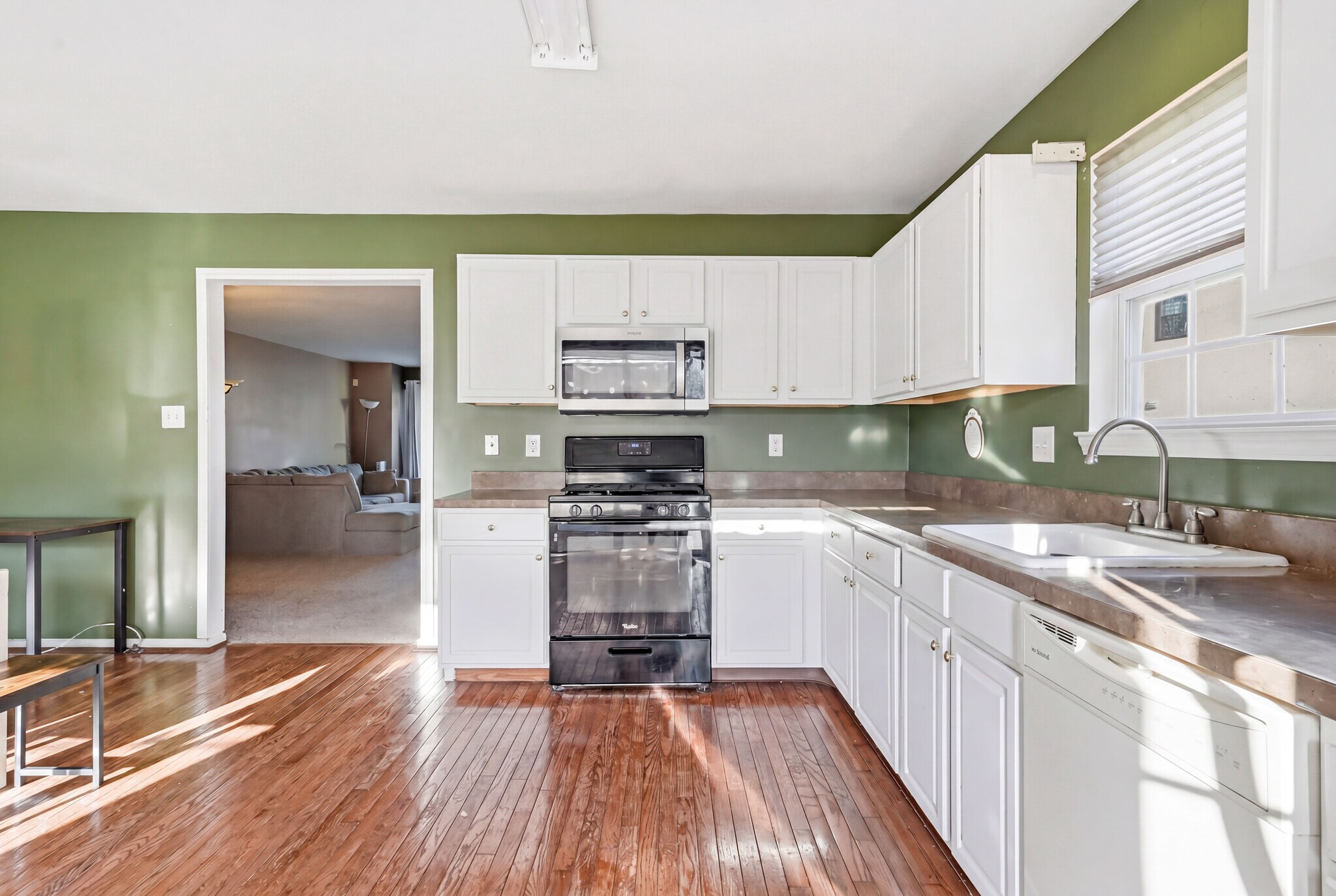Building Photo - 327 Allens Ln