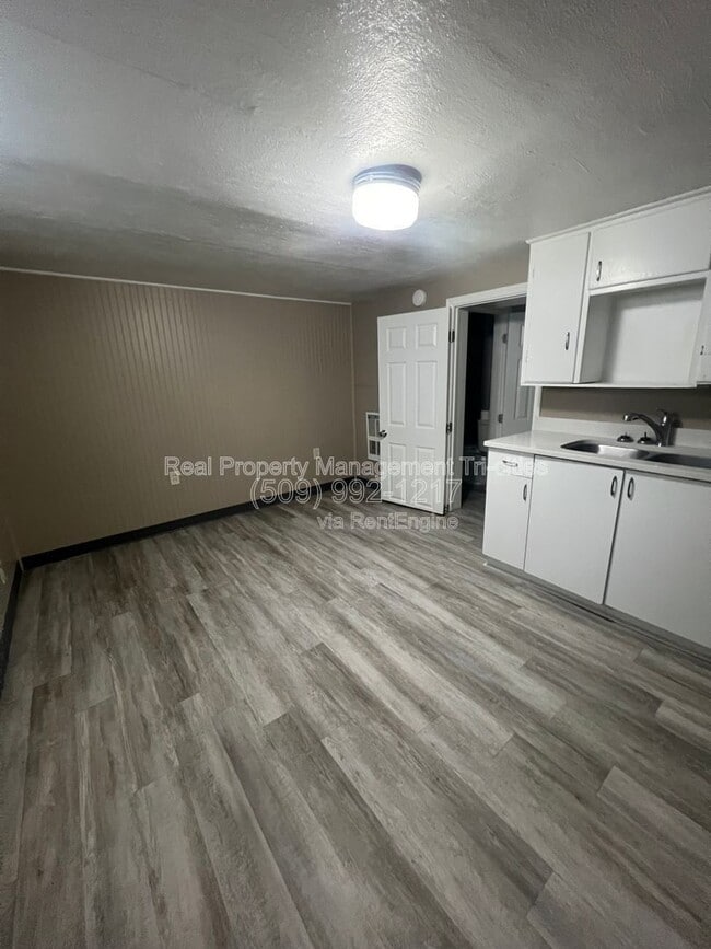 Building Photo - 508 9th St