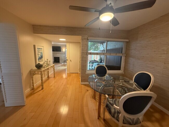 Building Photo - 19 Mission Plaza Dr