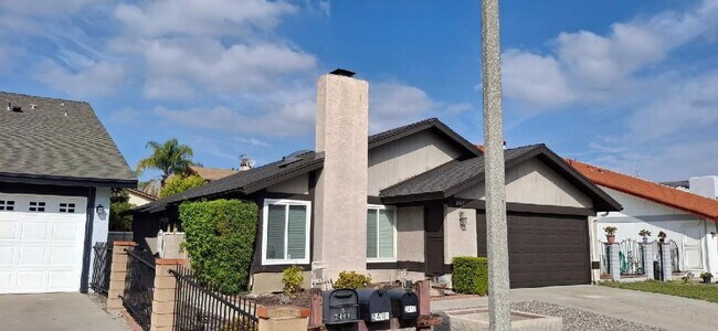 Building Photo - 2417 E Gloria St