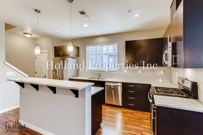 Building Photo - 7903 NE Rockne Way