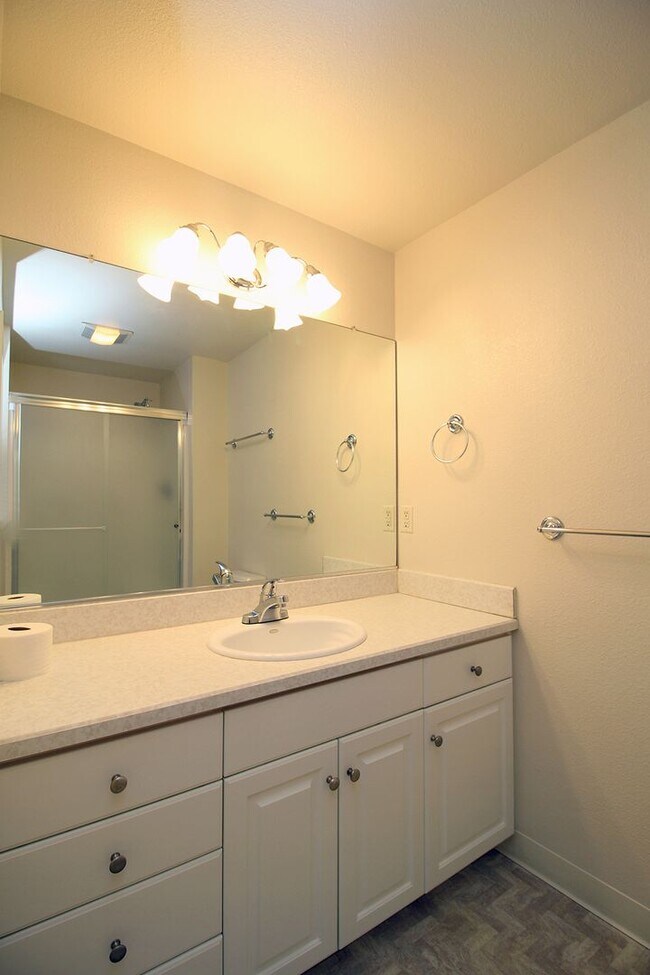 Building Photo - 5764 SW Kimball Ct