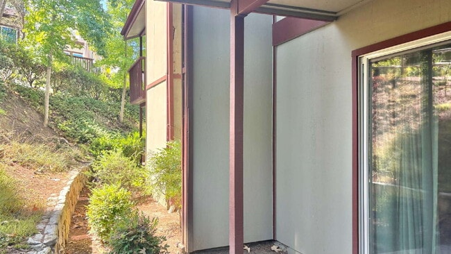 Building Photo - Scenic and Serene Rentals in Ramona