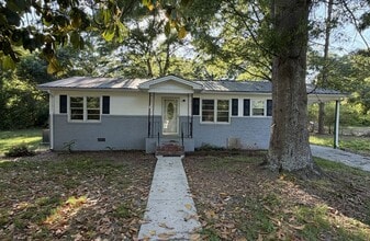 Building Photo - 156 Silver Cir