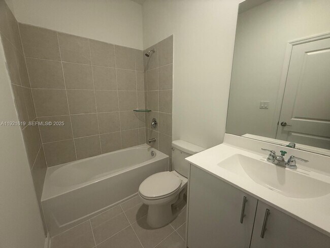 Building Photo - 2746 SE 24th Terrace