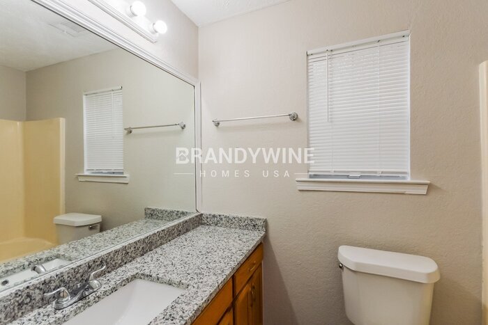 Building Photo - 45 Stoneview Cir