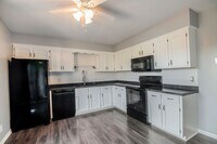 Building Photo - 2BR/1.5BA Townhouse in Smithville: GREAT L...