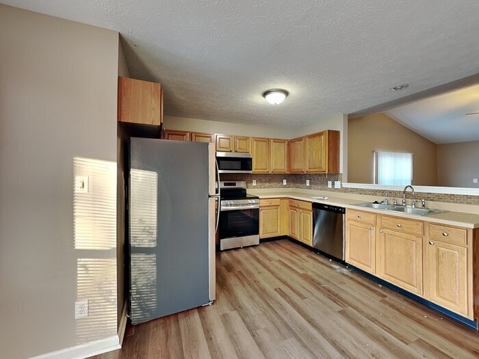 Building Photo - 10447 Bellchime Ct