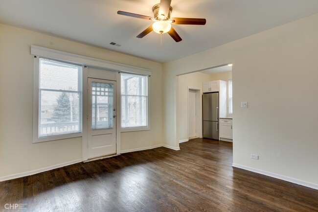Building Photo - 2655 W Leland Ave