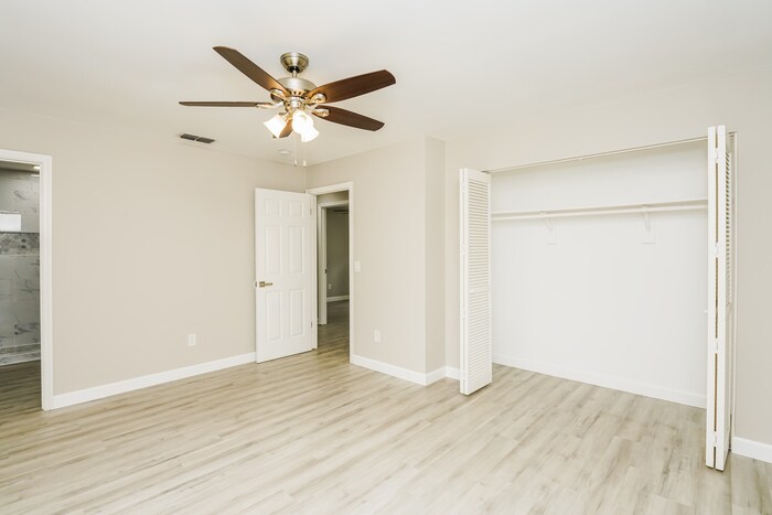 Building Photo - 3409 Silver Palm Dr