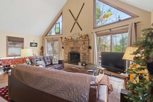 Building Photo - 610 Traci Ln