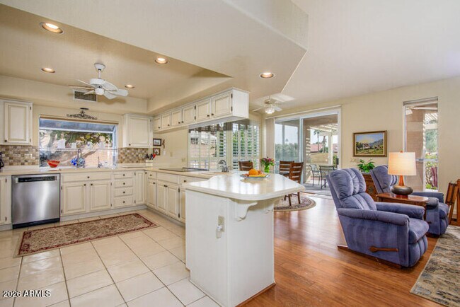 Building Photo - 10929 E Spring Creek Rd