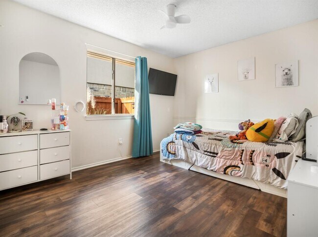 Building Photo - 505 Eaglecreek Dr