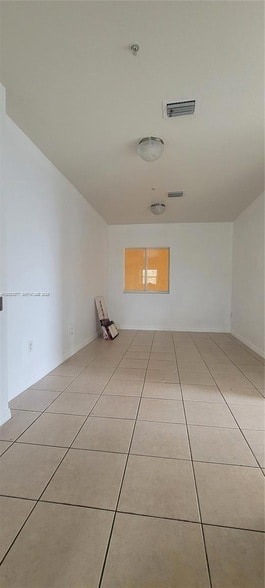 Building Photo - 33 E 20th St