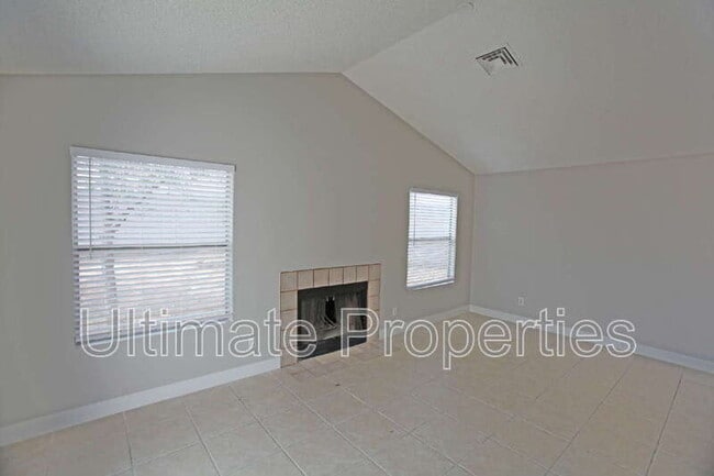 Building Photo - 8514 W Corrine Dr
