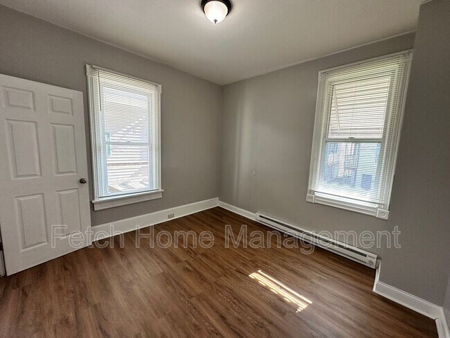 Building Photo - 512 Spruce St