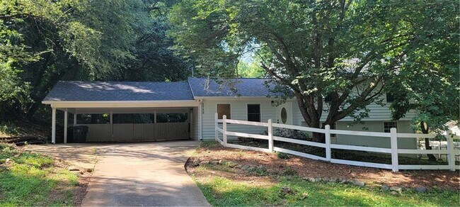 Building Photo - 1752 Mitzi Ct