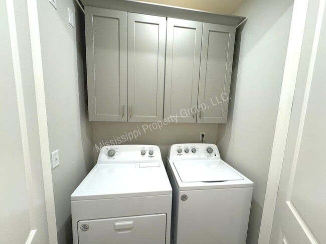 Building Photo - 3BD/3.5BA FOR RENT IN THE RESERVE